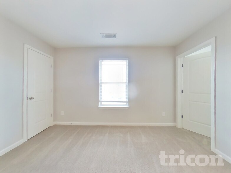 Building Photo - 424 Hyder Ct