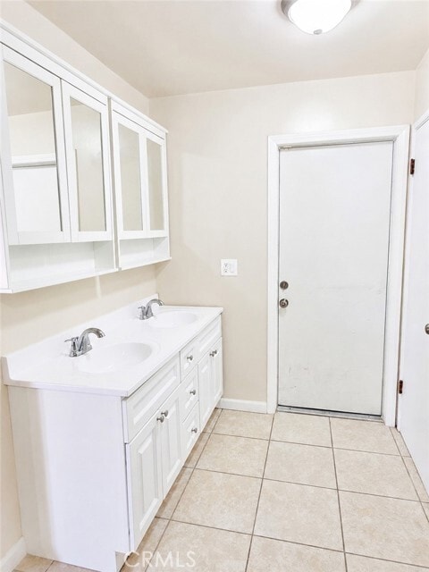 Building Photo - 2073 Tulip Ct