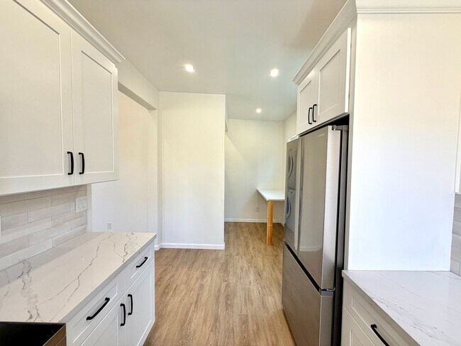 Building Photo - New Modern Farmhouse Cottage Coming Soon!