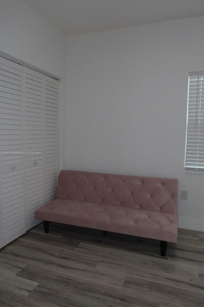 Building Photo - 1062 NW 25th St