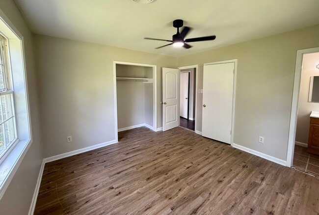 Building Photo - 2017 Fairfield Dr