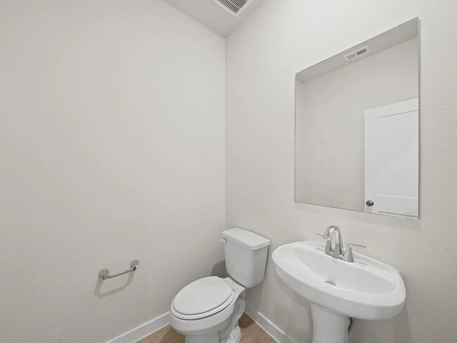 Building Photo - 17235 King Eider Rd