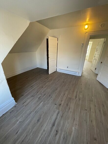 Building Photo - 7307 Idlewild St