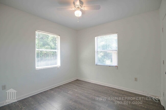 Building Photo - Ask about $500 move in special on this great Duplex Just South of Downtown