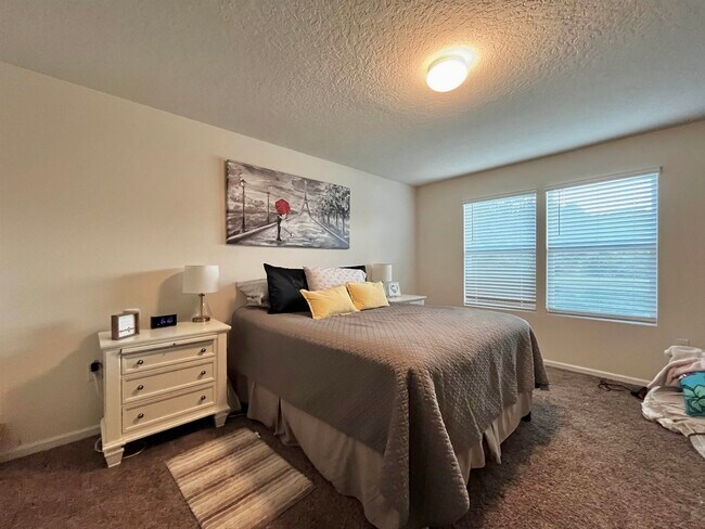 Building Photo - 124 Cody St