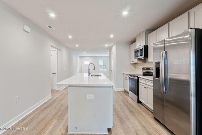 Building Photo - 2084 Parow Ln NW