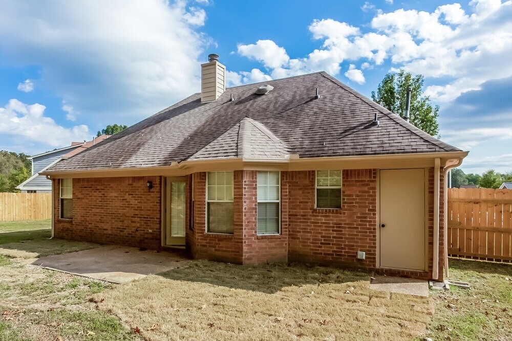 Building Photo - 5639 Camden Cove