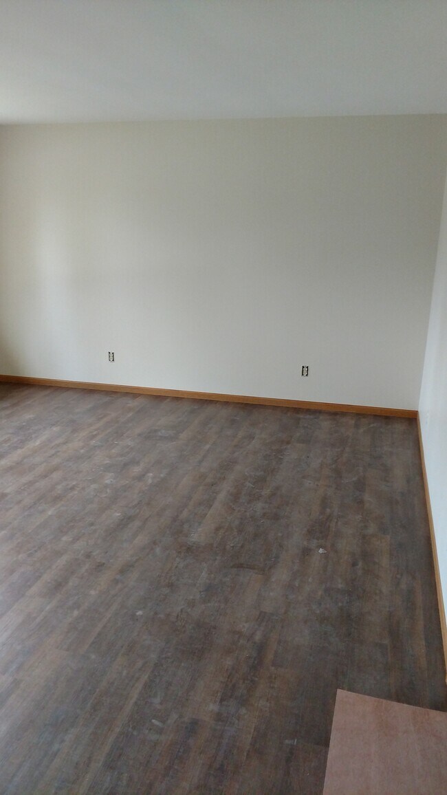 Building Photo - 7000 W 128th Ln