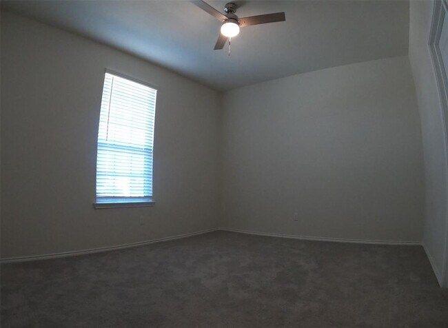 Building Photo - 1801 T H Johnson Dr