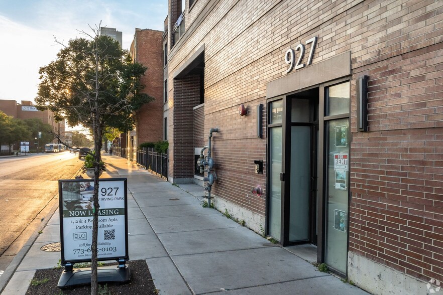 Building Photo - 925 W Irving Park Rd