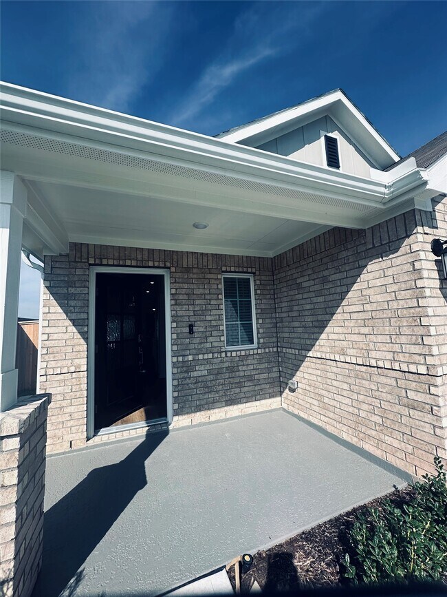 Building Photo - 734 Falling Cave Dr