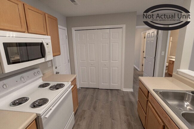 Building Photo - 1521 Typhoon Ct