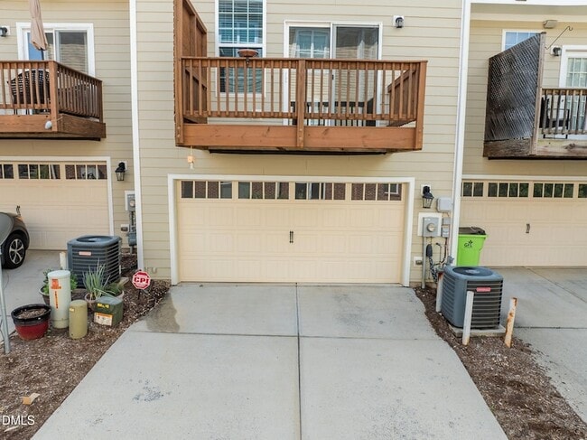 Building Photo - 6052 Kentworth Dr