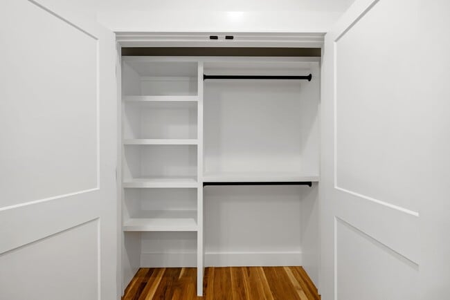 Building Photo - 2104 Jade Dr