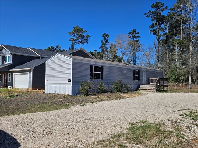 Building Photo - 16299 Crockett Martin Ests Dr