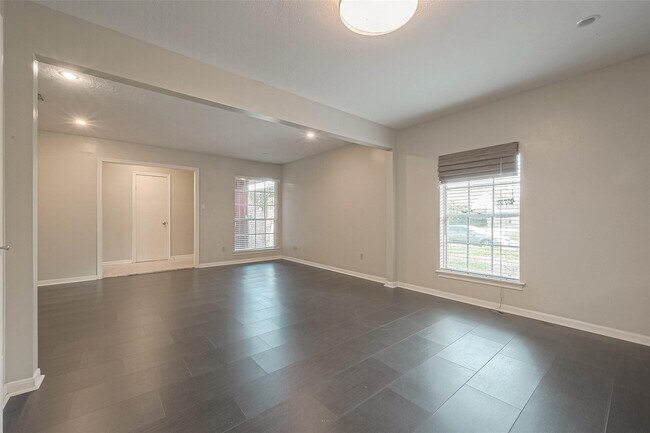 Building Photo - 11406 High Star Dr