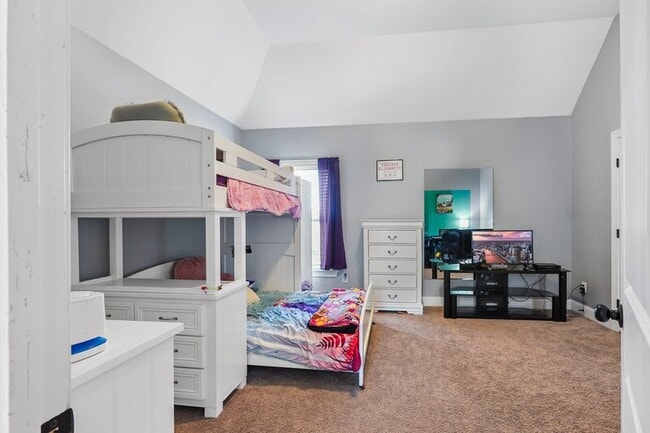 Building Photo - 501 Daylily Ct