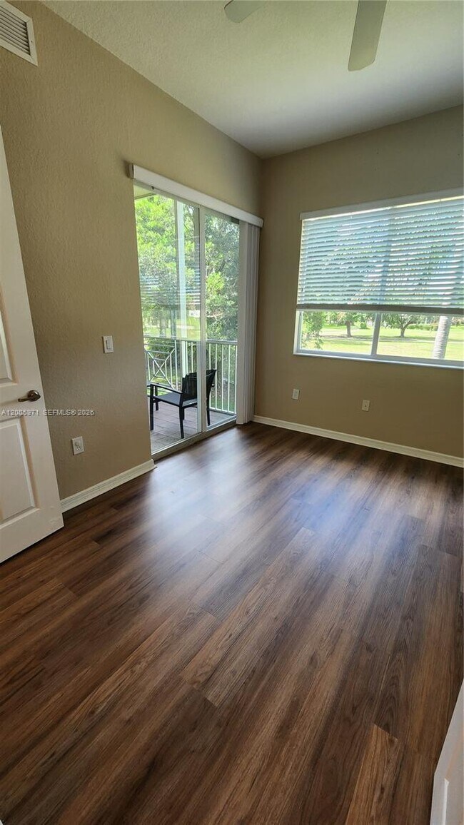 Building Photo - 3600 Oaks Clubhouse Dr