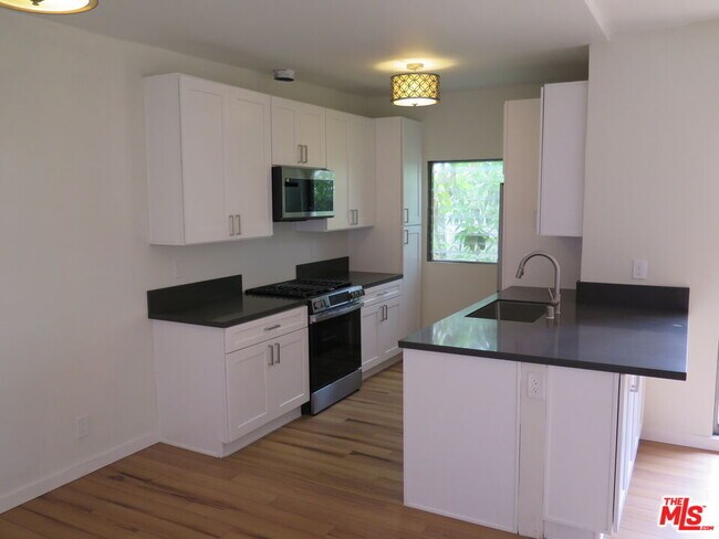 Building Photo - 1022 Croft Ave