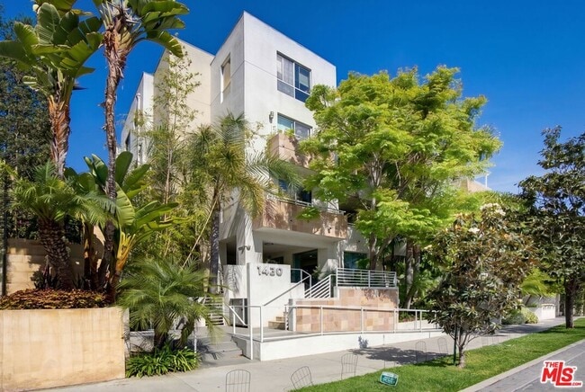 Building Photo - 1430 S Beverly Glen Blvd