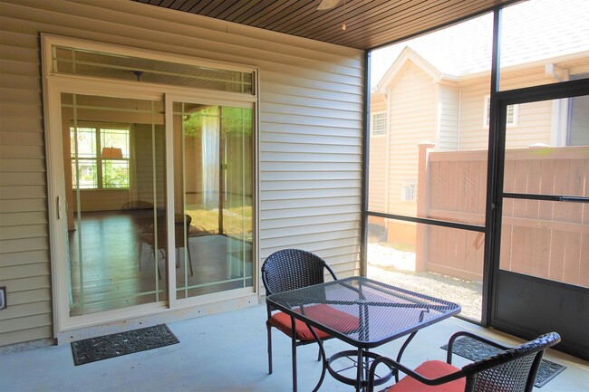 Building Photo - 210 Windthistle Dr