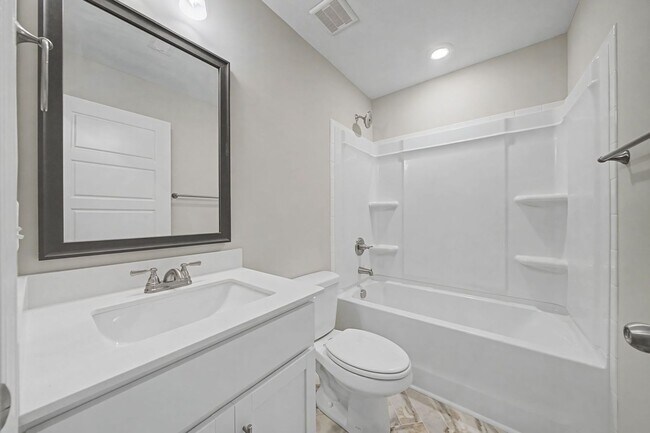 Building Photo - 366 Galway Dr