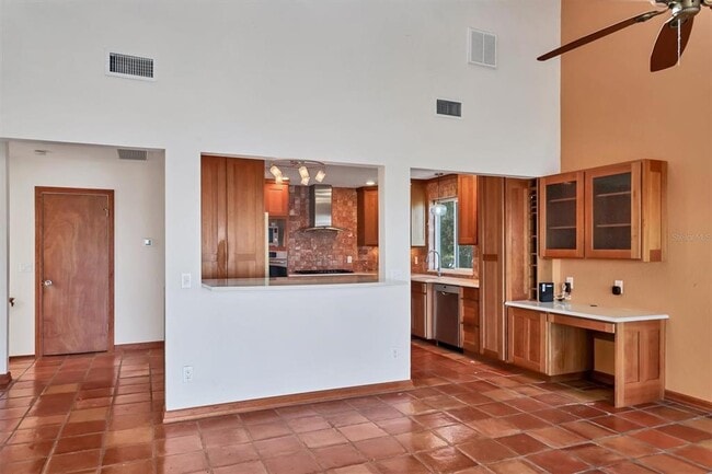 Building Photo - 3601 Coquina Key Dr SE