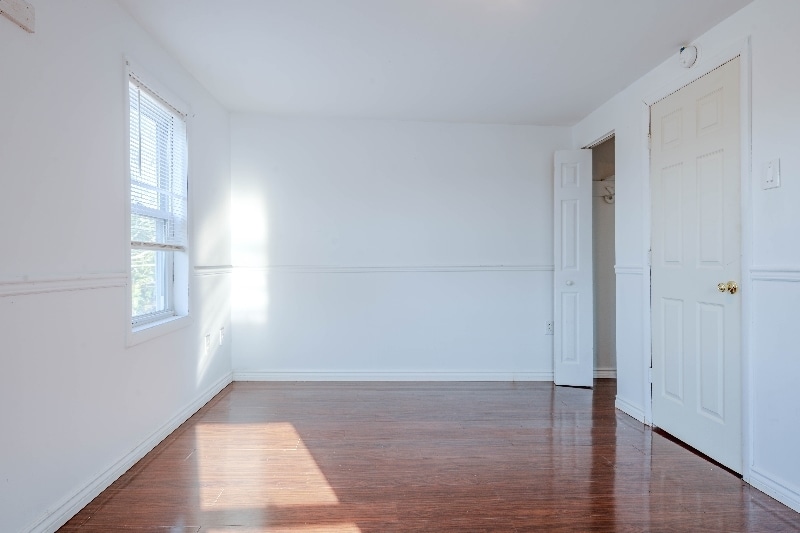 Building Photo - 301 McLean St