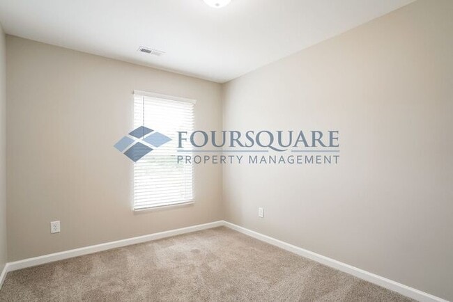 Building Photo - Townhome | Back Patio | Single -Car Garage...