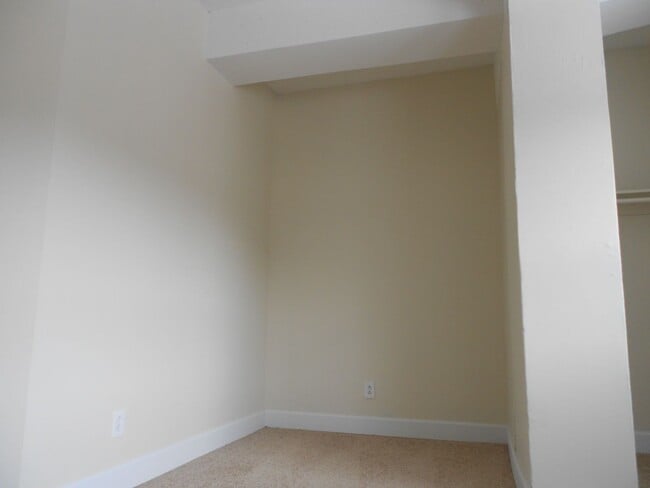 Building Photo - 1 Bedroom Apartment in Downtown Athens - S...