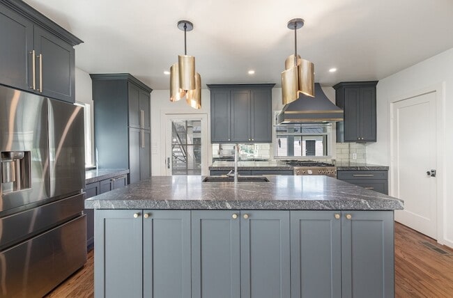 Building Photo - 4148 Normandy Ave