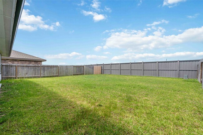 Building Photo - 7730 Robert Ln