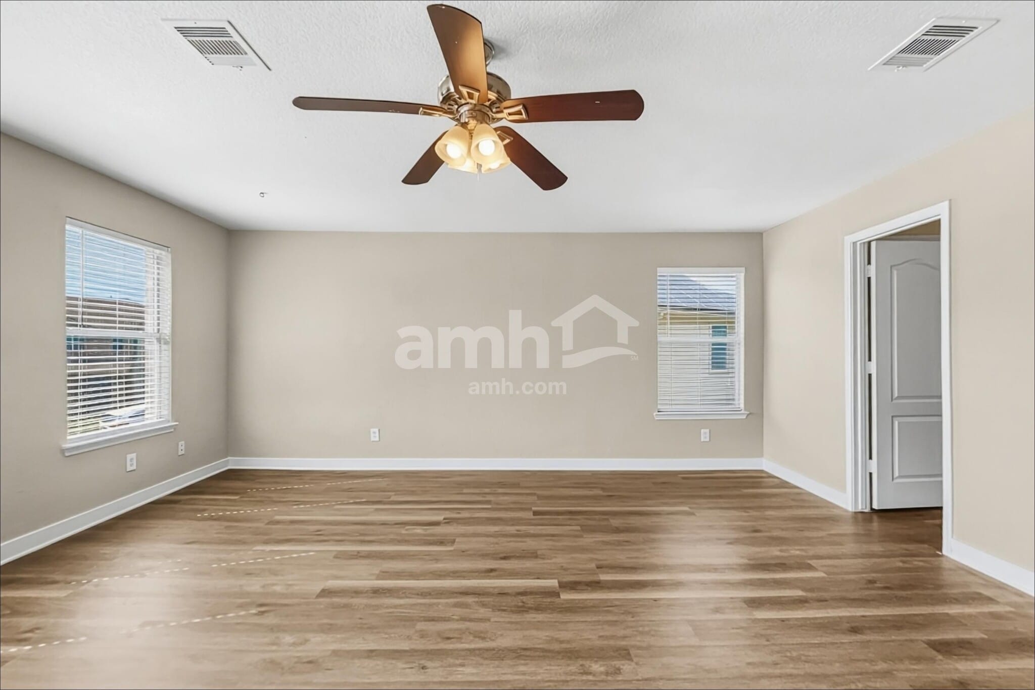Building Photo - 7522 Drake Cyn
