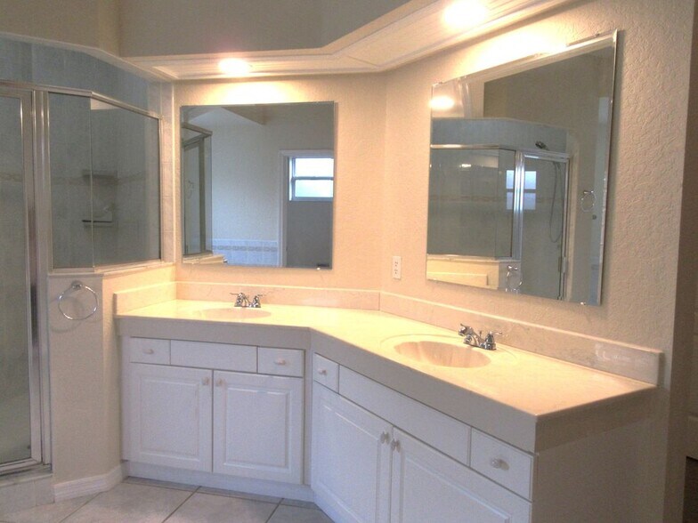 Building Photo - 1804 Abbeyridge Dr