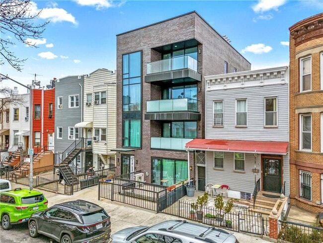 Building Photo - 355 53rd St