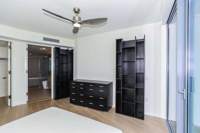 Building Photo - KOULA 2b2b1pkg Ready to Move In!