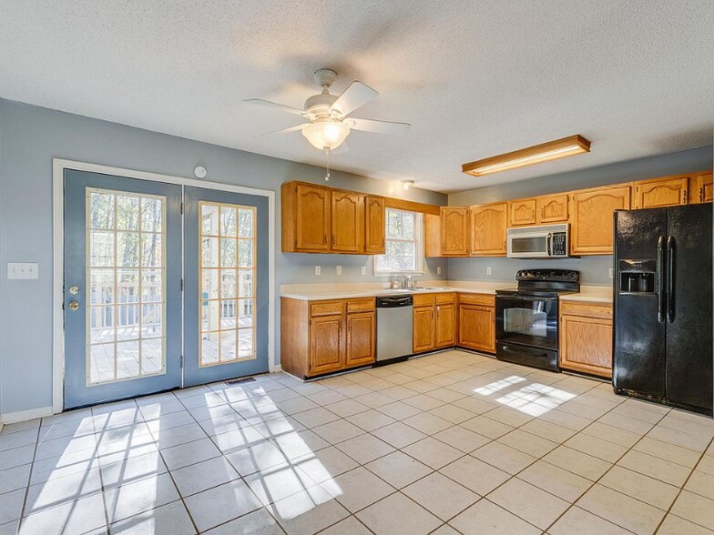 Building Photo - 1121 Faye St