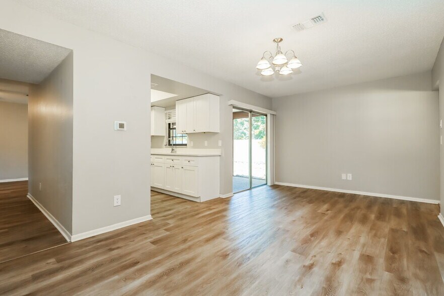 Building Photo - 113 Timber Cir