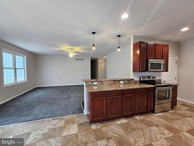 Building Photo - 270 Waterway Dr