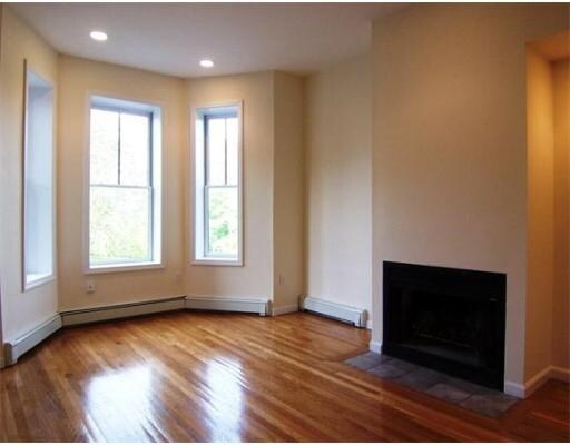 Building Photo - 59 Fort Ave