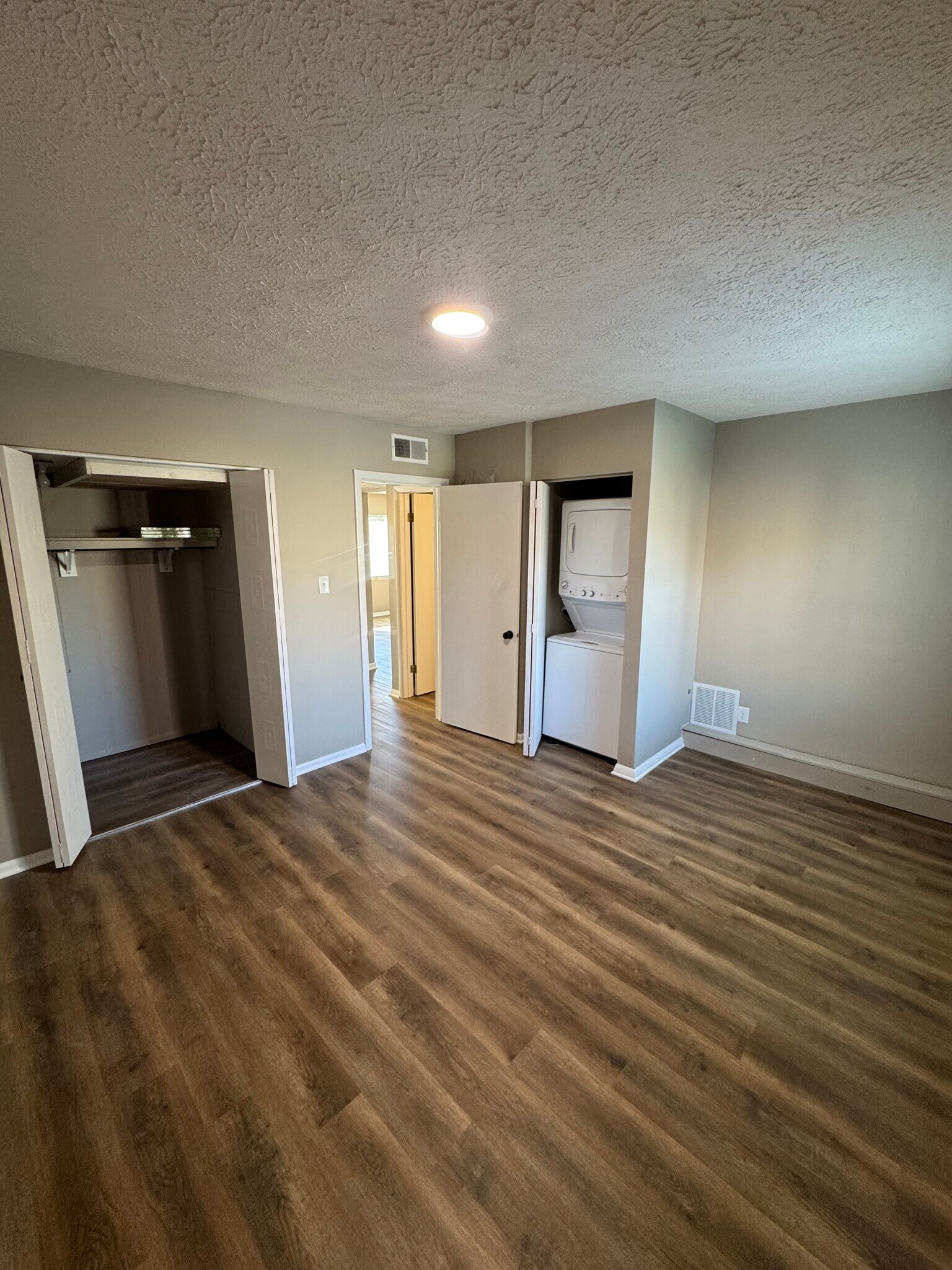 Building Photo - 316 Elmead Ct