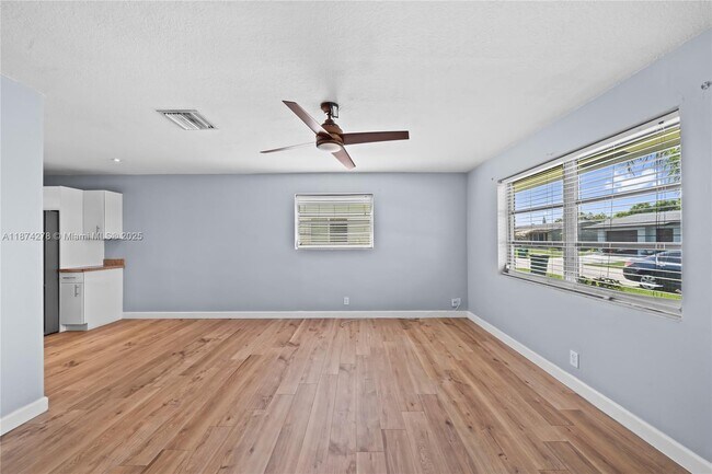 Building Photo - 4938 NW 54th Ct