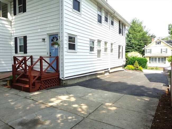 Building Photo - 48-50-50 Townsend Rd