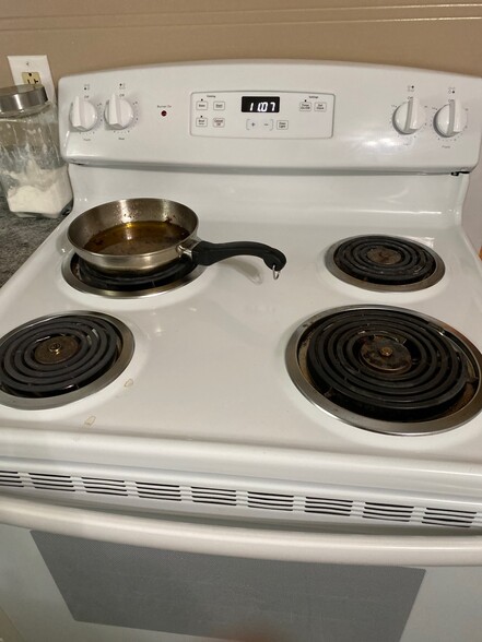Kitchen - 19 Pond Hill Rd