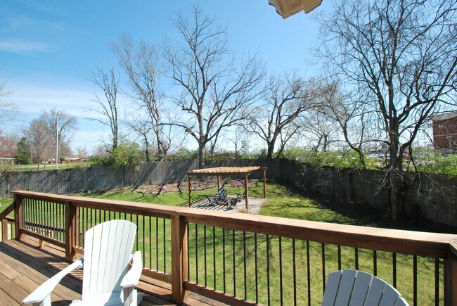 Building Photo - 13 Tanglewood Dr