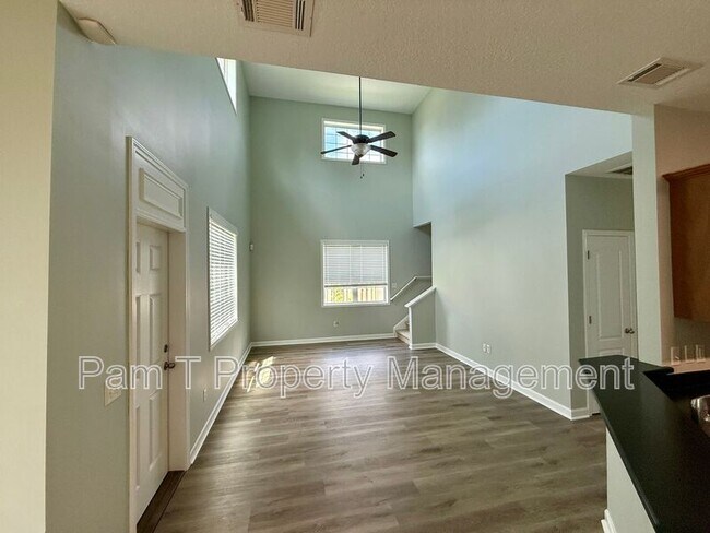 Building Photo - 674 Bristol Way