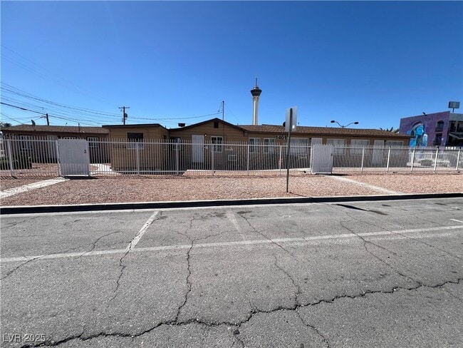 Primary Photo - 1401 S Casino Center Blvd
