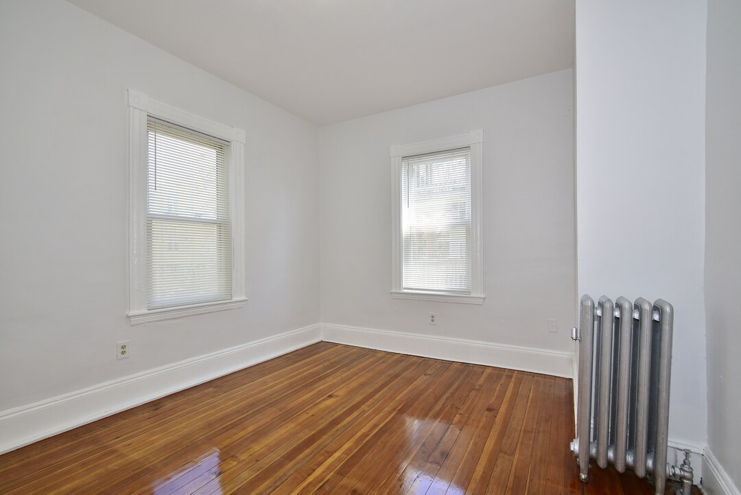 Building Photo - 175 Callender St