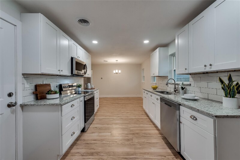 Building Photo - 1506 Hillcrest Dr