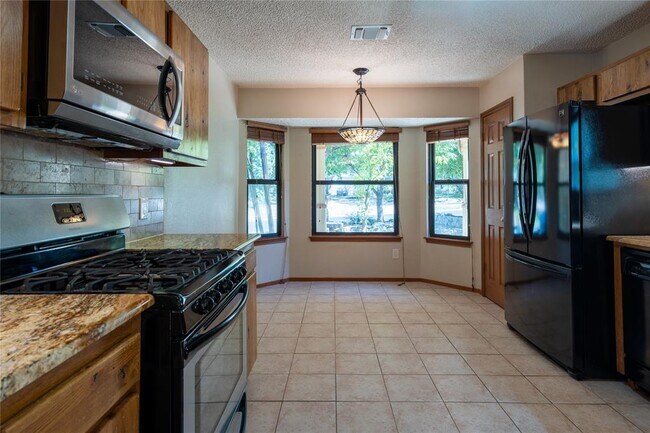 Building Photo - 12710 Timberside Dr